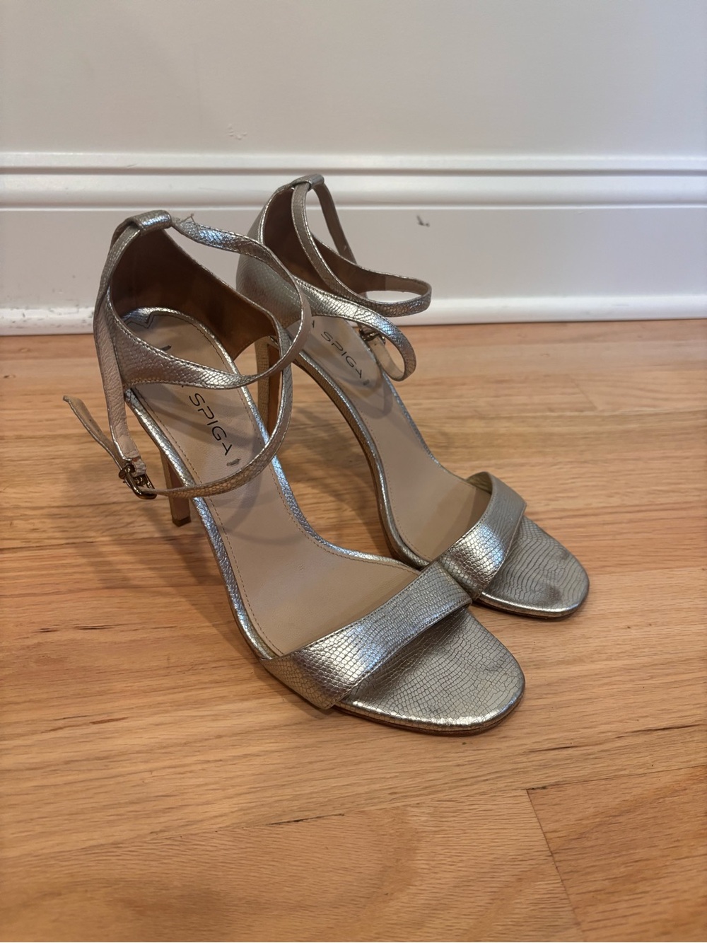 Via Spiga Tiara high-heel evening sandals in embossed silver leather size US 9.5
